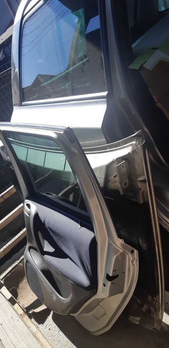 Vind piese fiat stilo 1.9jtd din 2003 originale,in stare f buna.