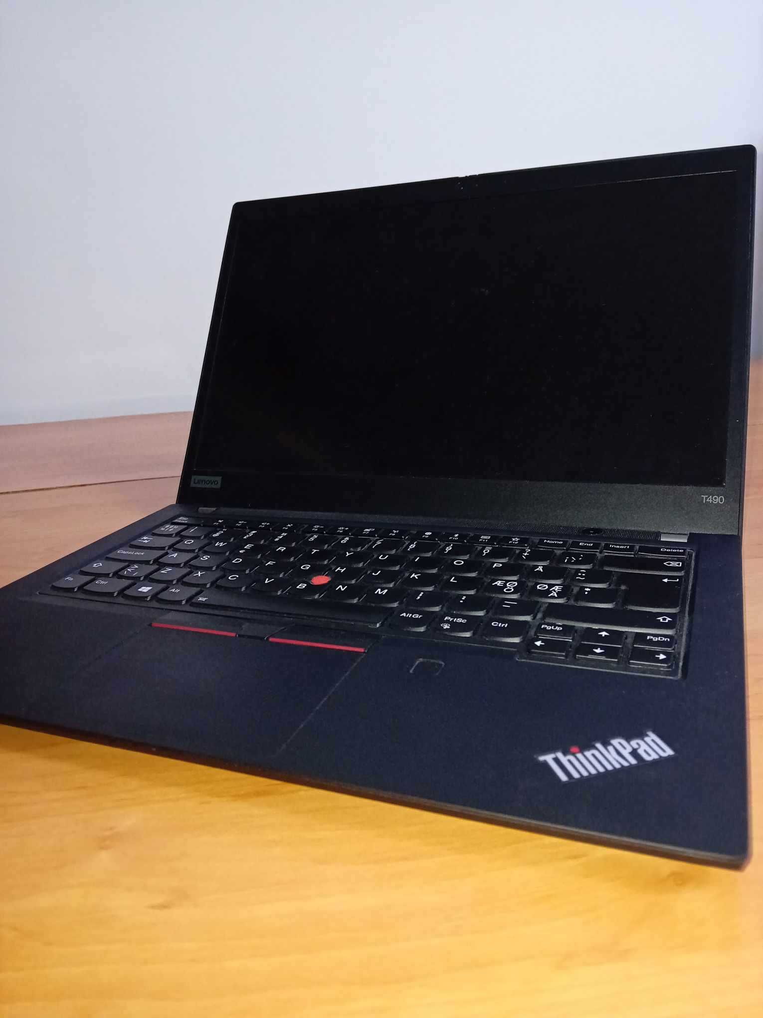 Laptop Ultraportabil Lenovo Thinkpad T490 i7-8665U 32GB RAM 500GB SSD