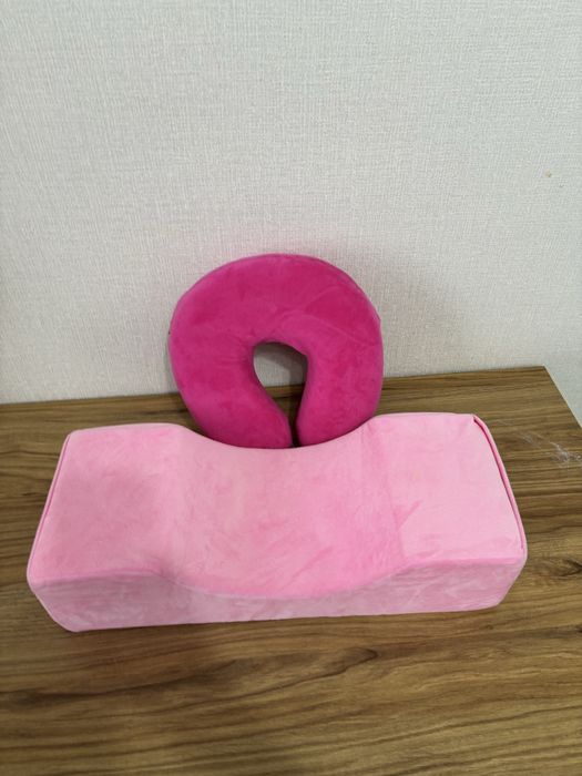 Продам две подушки. Подойдёт для лешмейкеров, бровистов, косметологов