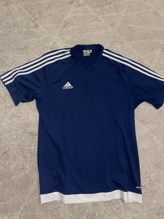 оригинална тениска на адидас размер XL