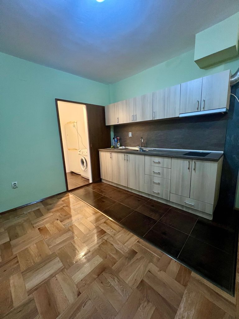 Дава се под наем Двустаен апартамент в Силистра, Център - 60 кв.м за 229.5 € - Снимка #2
