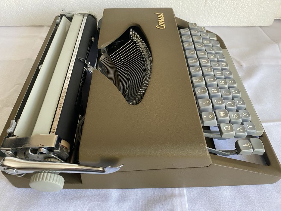 Masina de scris consul army