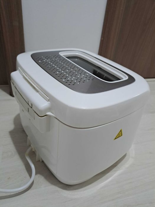 Friteuza ulei 2,5 litri Star Light, foarte putin folosita