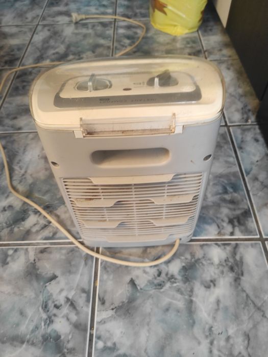 Aerotermă Rowenta termostatată, cu 2 trepte de căldură și o treapta pt