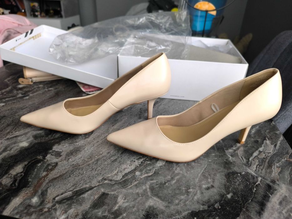 Елегантни обувки с ток H&M