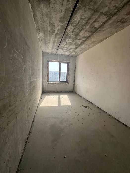 Orbitada 3 xonalik korobka sotiladi