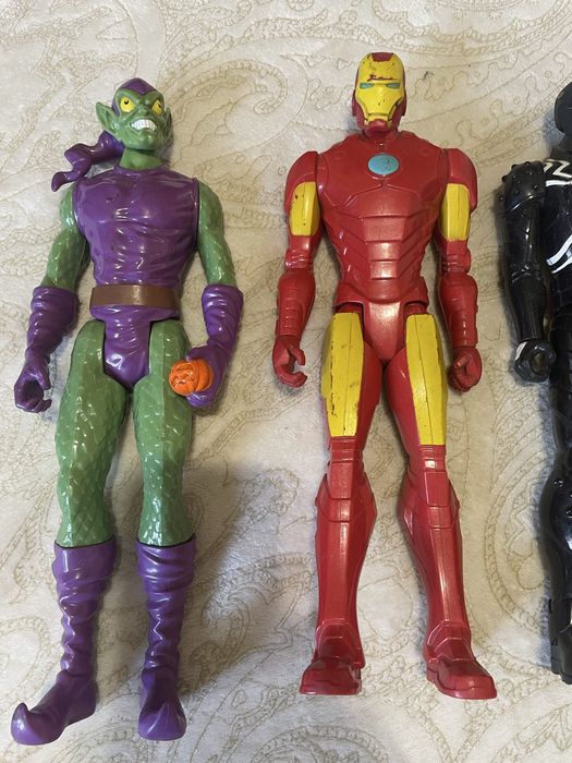 Figurine mari  din plastic