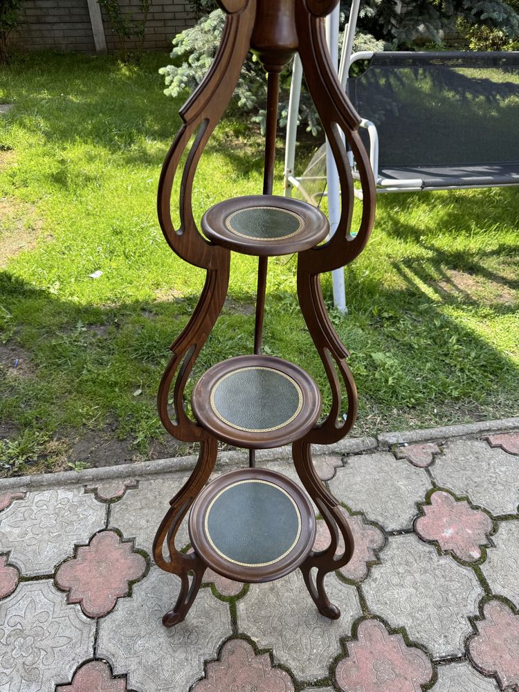 Etajera deosebita din lemn