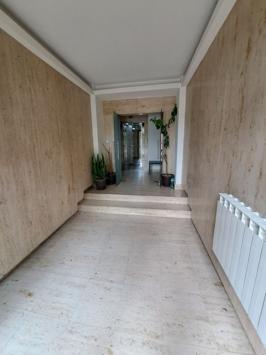 Дава се под наем Тристаен апартамент в София, Лозенец - 146 кв.м за 1050 € - Снимка #11