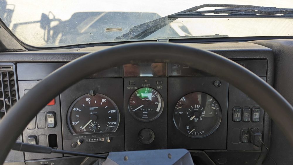 MERCEDES BENZ Pompa de beton Putzmeister 27m