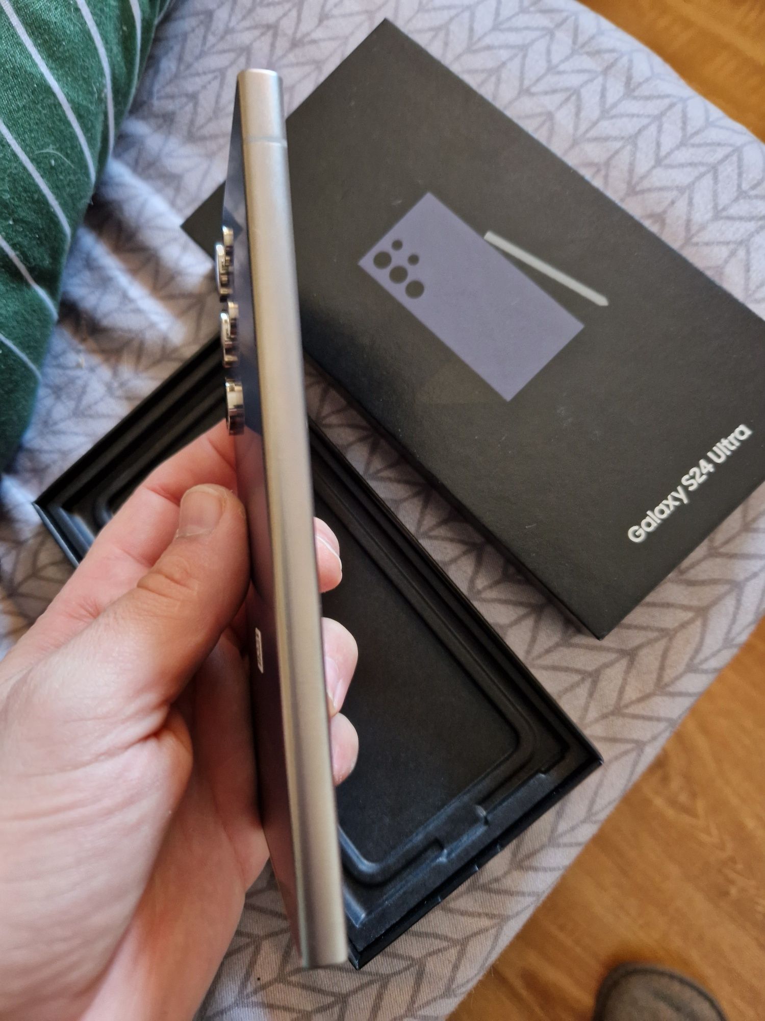 Samsung galaxy s24 ultra 5G 1TB vând urgent