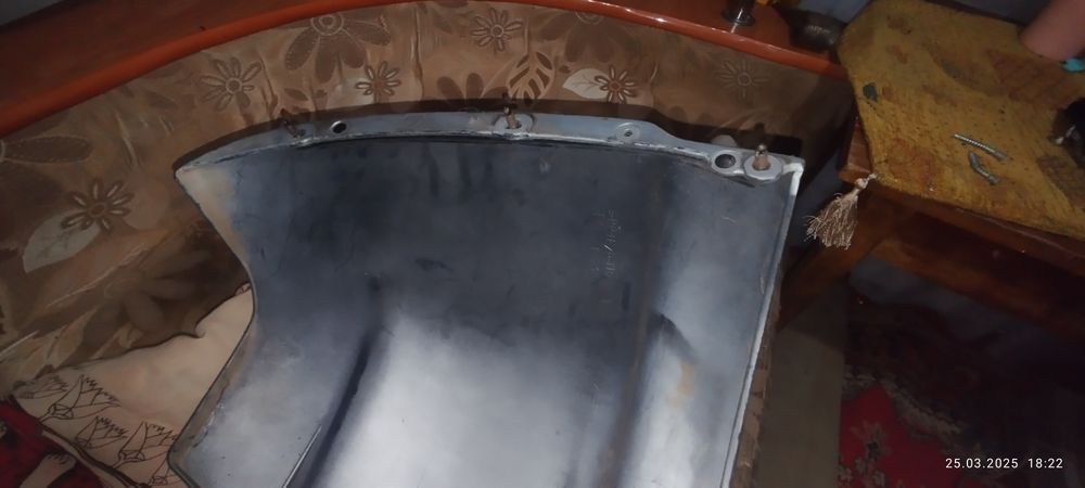 Продам задний бампер Carina ED