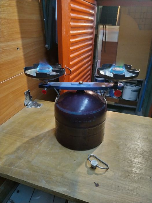 Газов котлон и бутилка