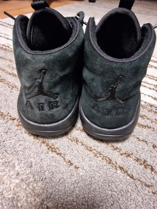 Vând ghete Jordan 43