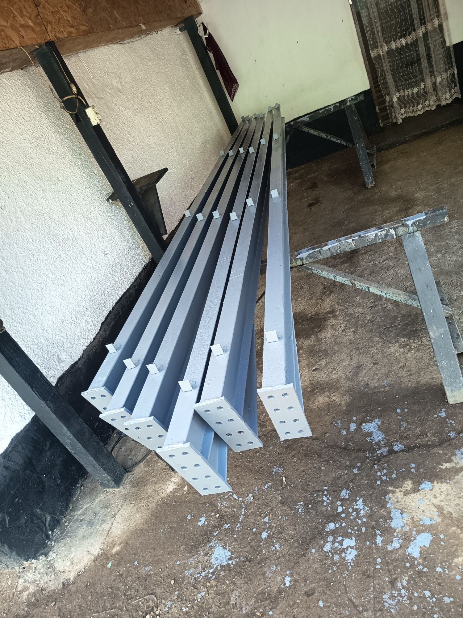 vând structuri metalice la un preț bun
