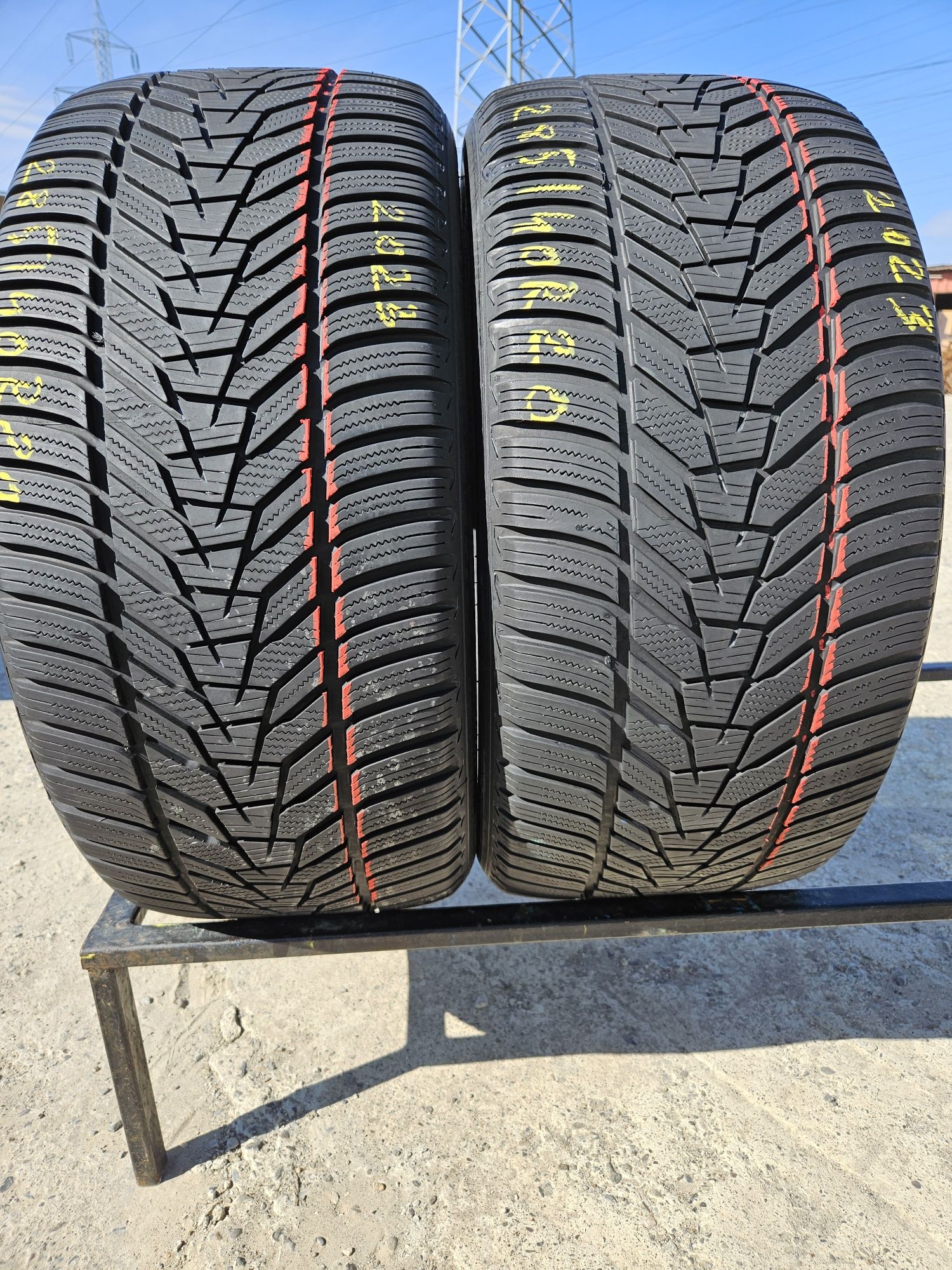 Vând anvelope m+s  285/40/20 285/40r20 HANKOK