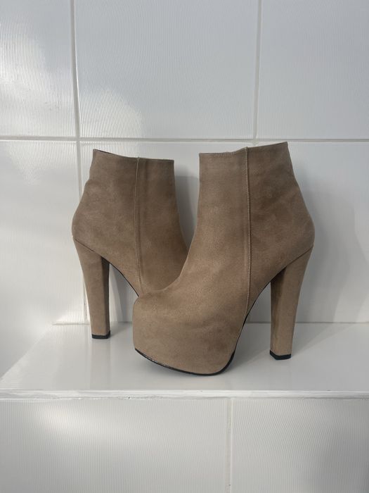 Botine cu platforma inalta, marimea 38