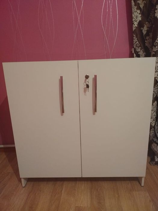 Срочно продам новые витрины