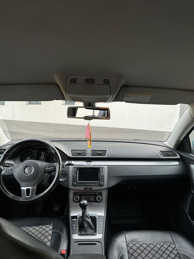Volkswagen Passat 2011