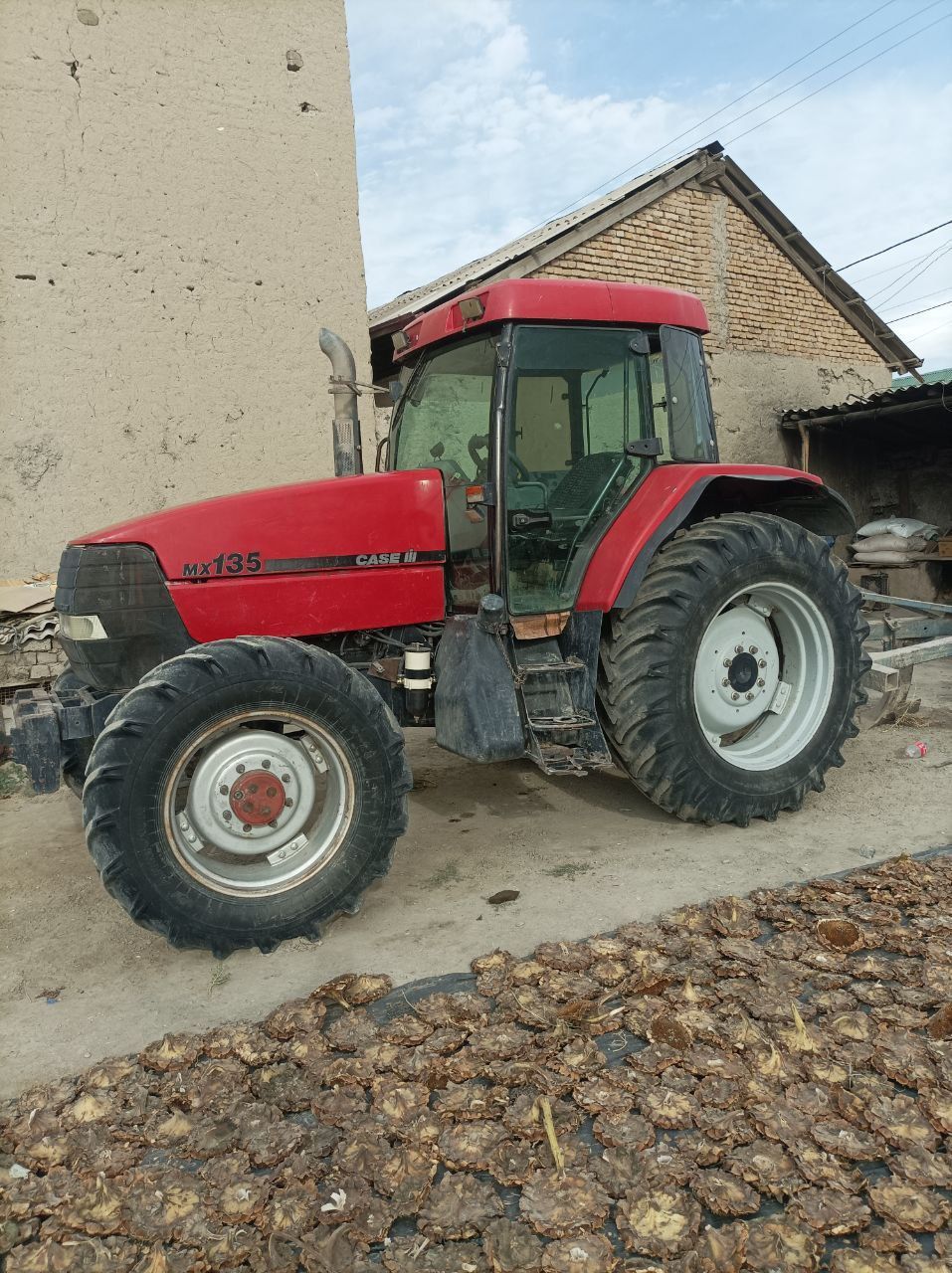 Emiks 135 afftamat luks kanisaner