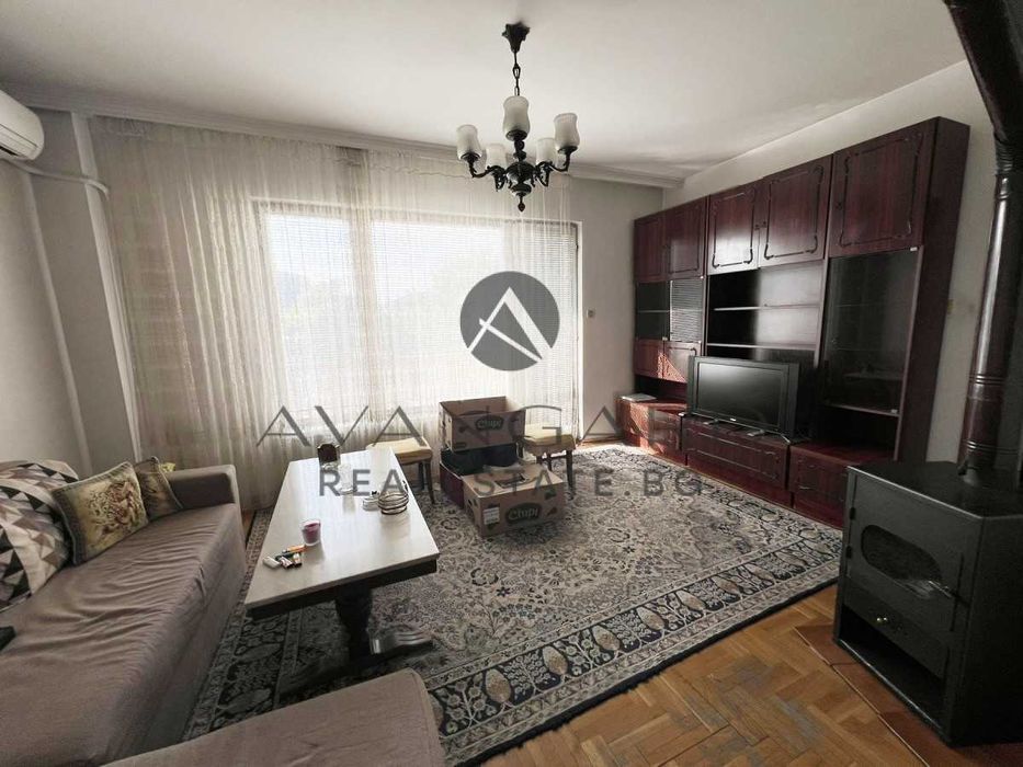 оф.23989 Тристаен обзаведен до с-н Христо Ботев