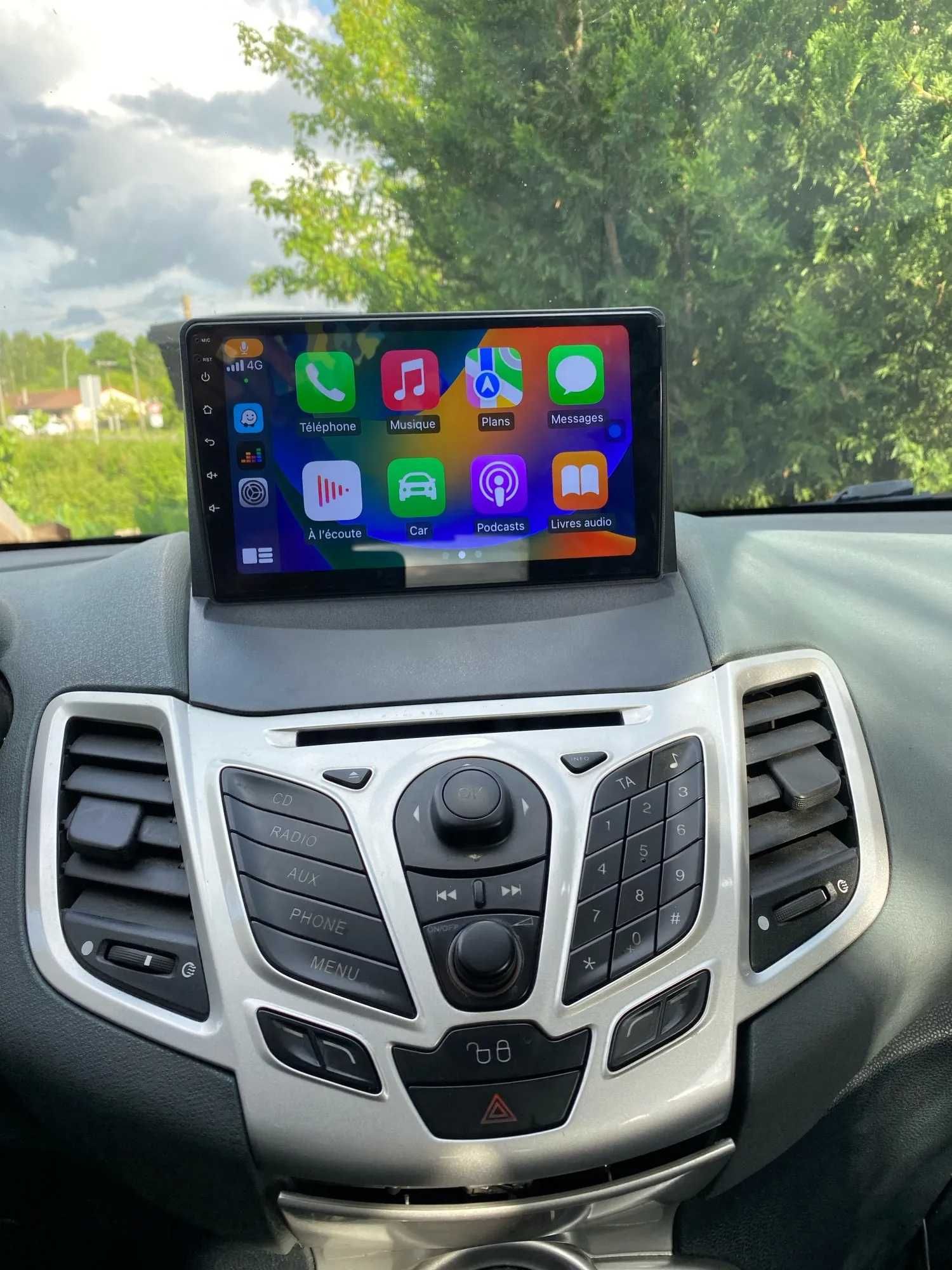 Navigatie GPS Android Ford Fiesta 2009-2017 1-8GB RAM - QLed CarPlay