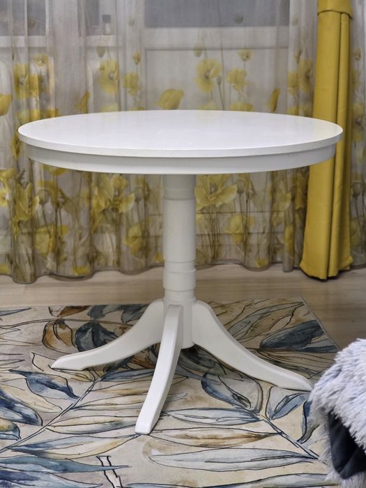 Masă ovală din lemn masiv / blat MDF vopsit alb / Elegantă / Preț FIX!