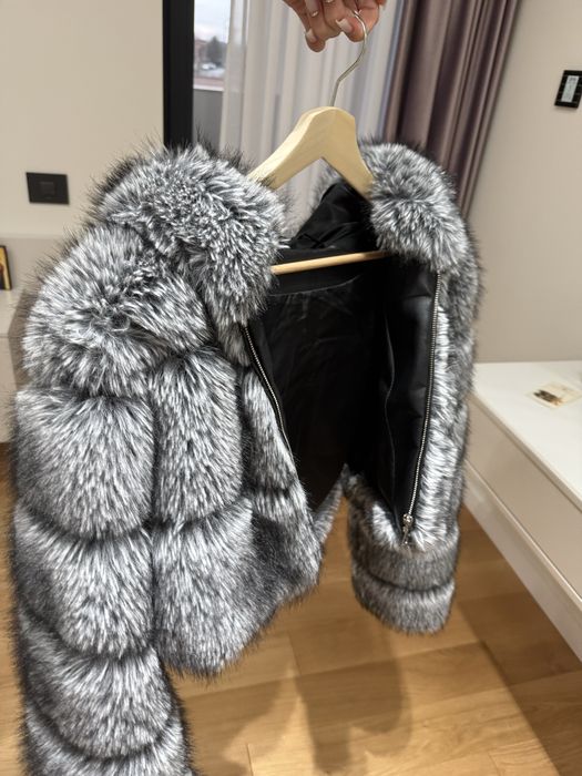 Blaniță gri cu glugă