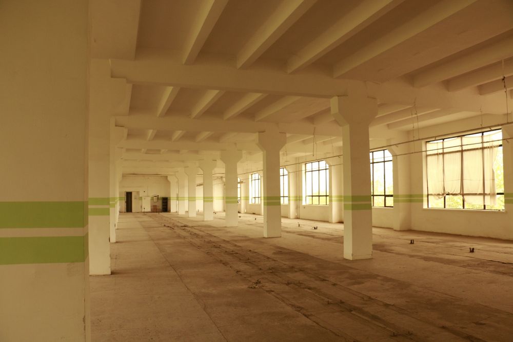 Помещение в аренду 10 000 м²  в центре города Чирчик