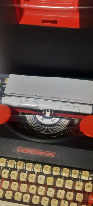Mașină de scris Brillant Supermatic impecabilă