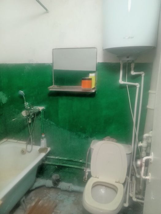 Срочно продаётся 1 ком 8 микрорайон