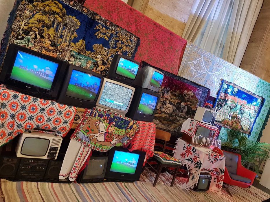 Inchiriere Decoruri TV Tub CRT Retro Radio Vintage PC Games LAN Jocuri