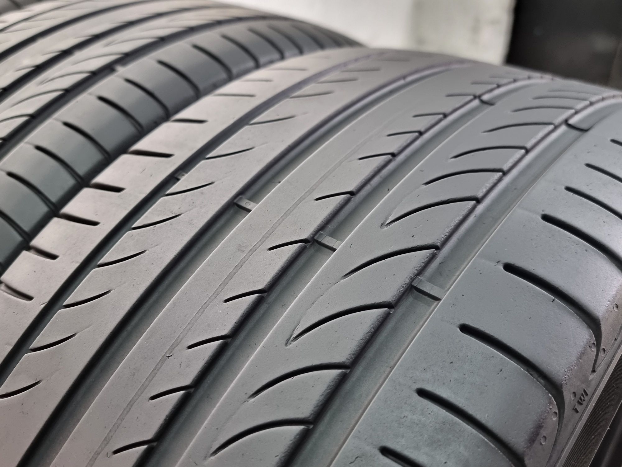 "Dot 23" 255/40/20 Pirelli 4Броя: 850лв 5мм