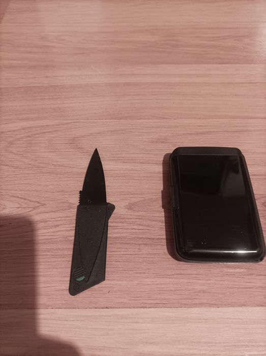 POWERBANK тип портмоне и сгъваем нож тип дебитна карта