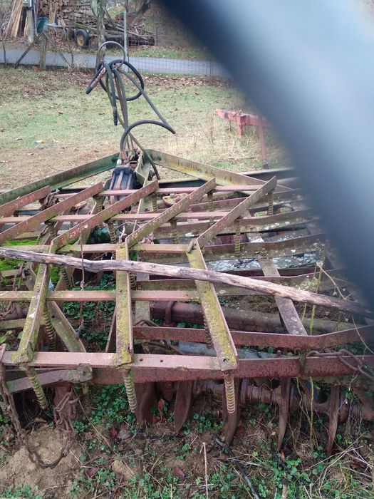 Tractor u650 cu plug și disc