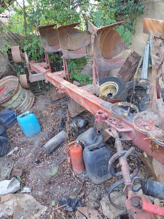 Vând combina si utilaje agricole