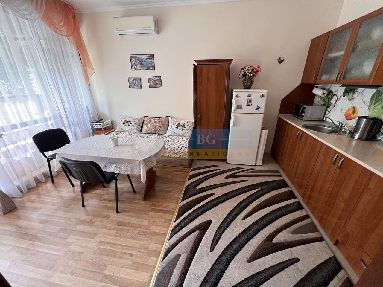 Продава се Двустаен апартамент в Черноморец - 62 кв.м за 1396 €/кв.м - Снимка #4