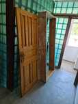 Vand usa lemn intrare apartament