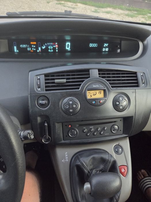 Vând Renault scenic 1.6 16v 2005 benzină.mașina este adusă din belgia