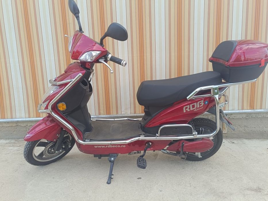 Motoscuter Electric ca nou(inca in folie)