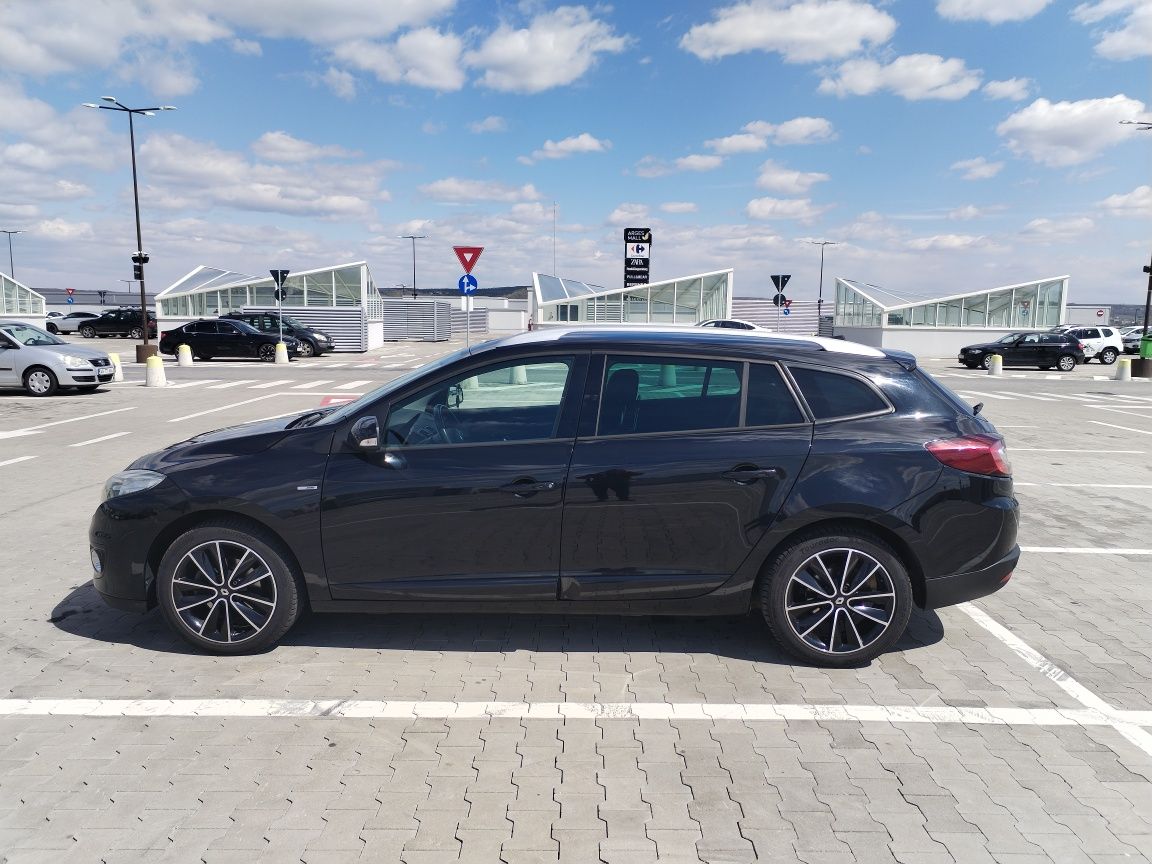 Renault Megane 1.5 DCI Bose 2012 neagra în stare foarte bună