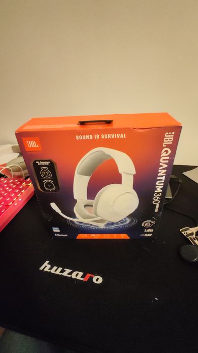 Casti JBL Quantum 360