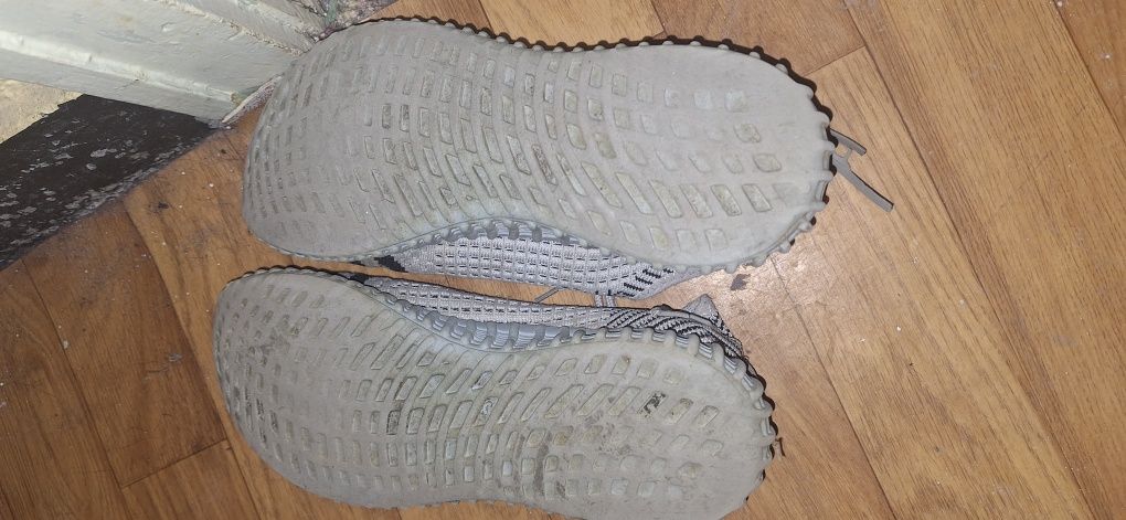 Yeezy Adidas 42.5 Номер