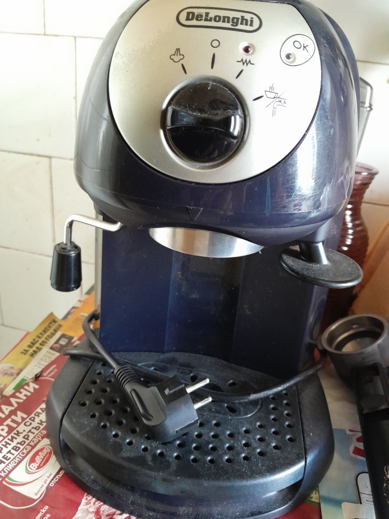 Кафе машина DELONGHI