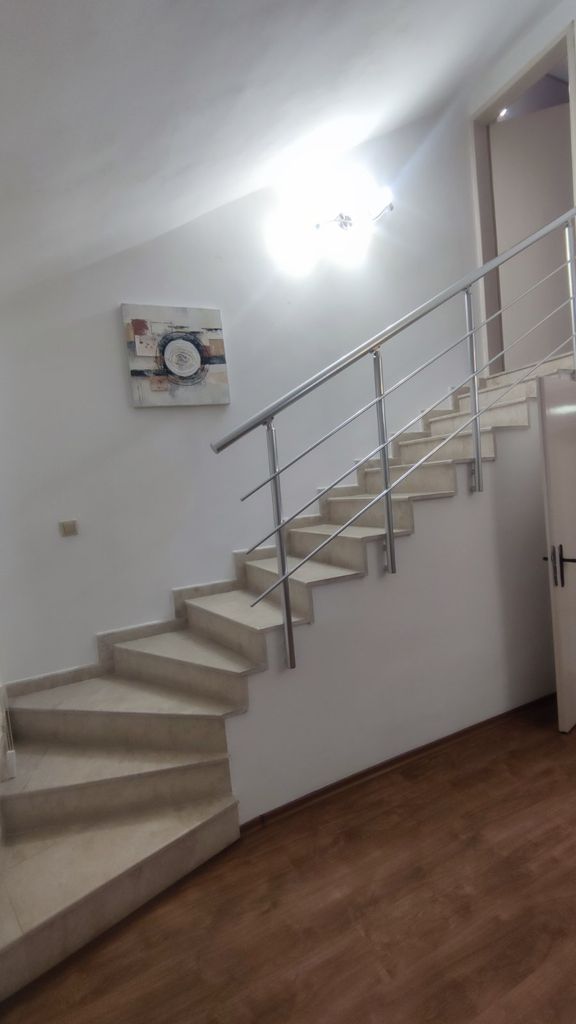 Дава се под наем Тристаен апартамент в Варна, Чайка - 70 кв.м за 459 € - Снимка #2