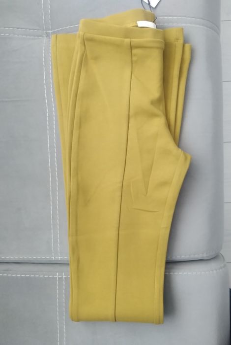 Панталон с разкроени крачоли Zara