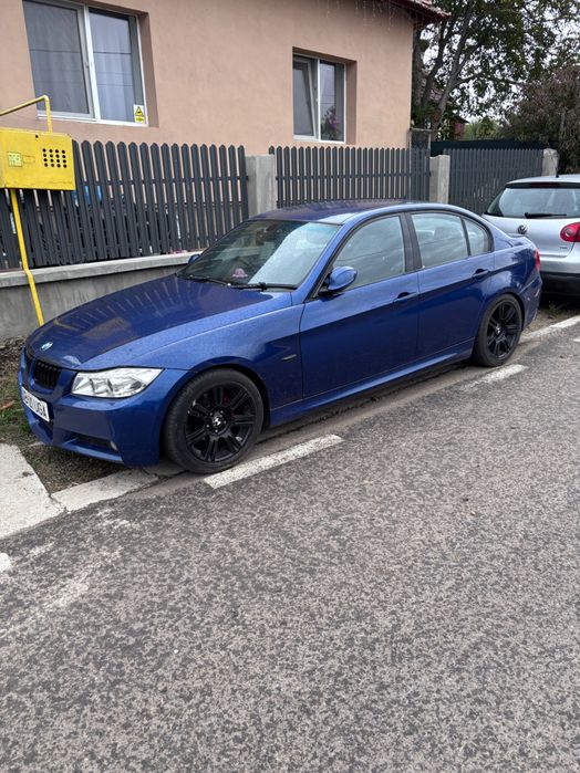 Dezmembrez BMW e90 318D volan pe dreapta