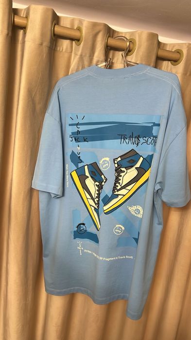 Tricou albastru turcoaz