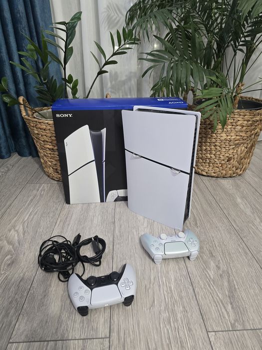 Ps5 slim digital 2 manete(garantie)