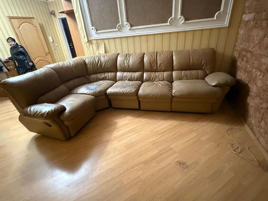 отдам даром диван, кровать детская